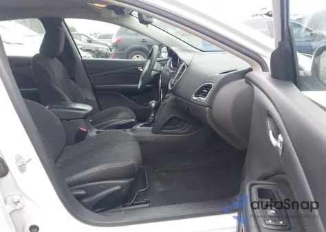 2016 Dodge Dart Sxt z USA, uszkodzony, nr VIN 1C3CDFBB0GD644138